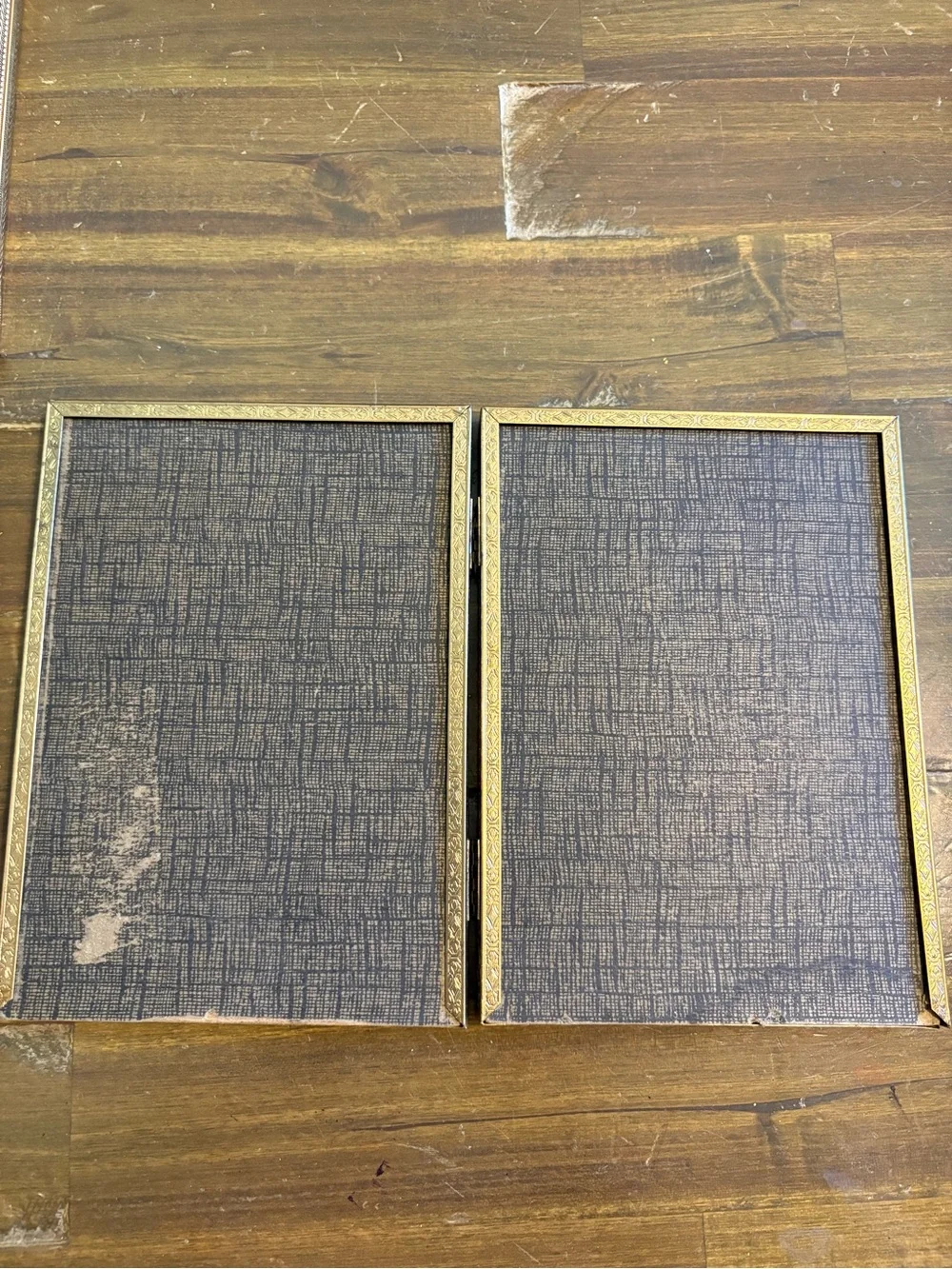 Vintage oval insert